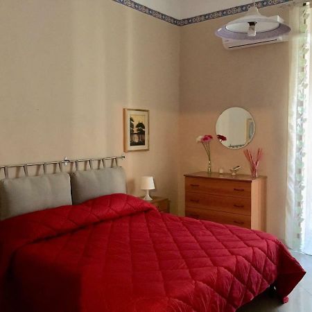 Apartment For 2 In Catania, B&B Le Voci Del Mercato Exterior photo