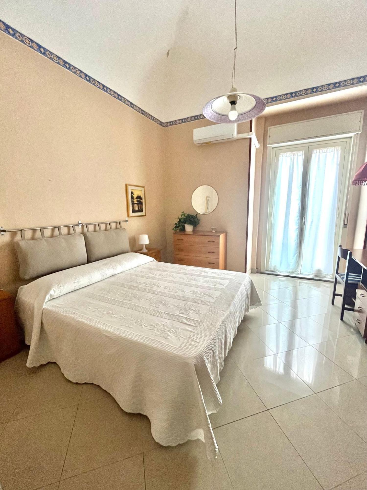 Apartment For 2 In Catania, B&B Le Voci Del Mercato Exterior photo