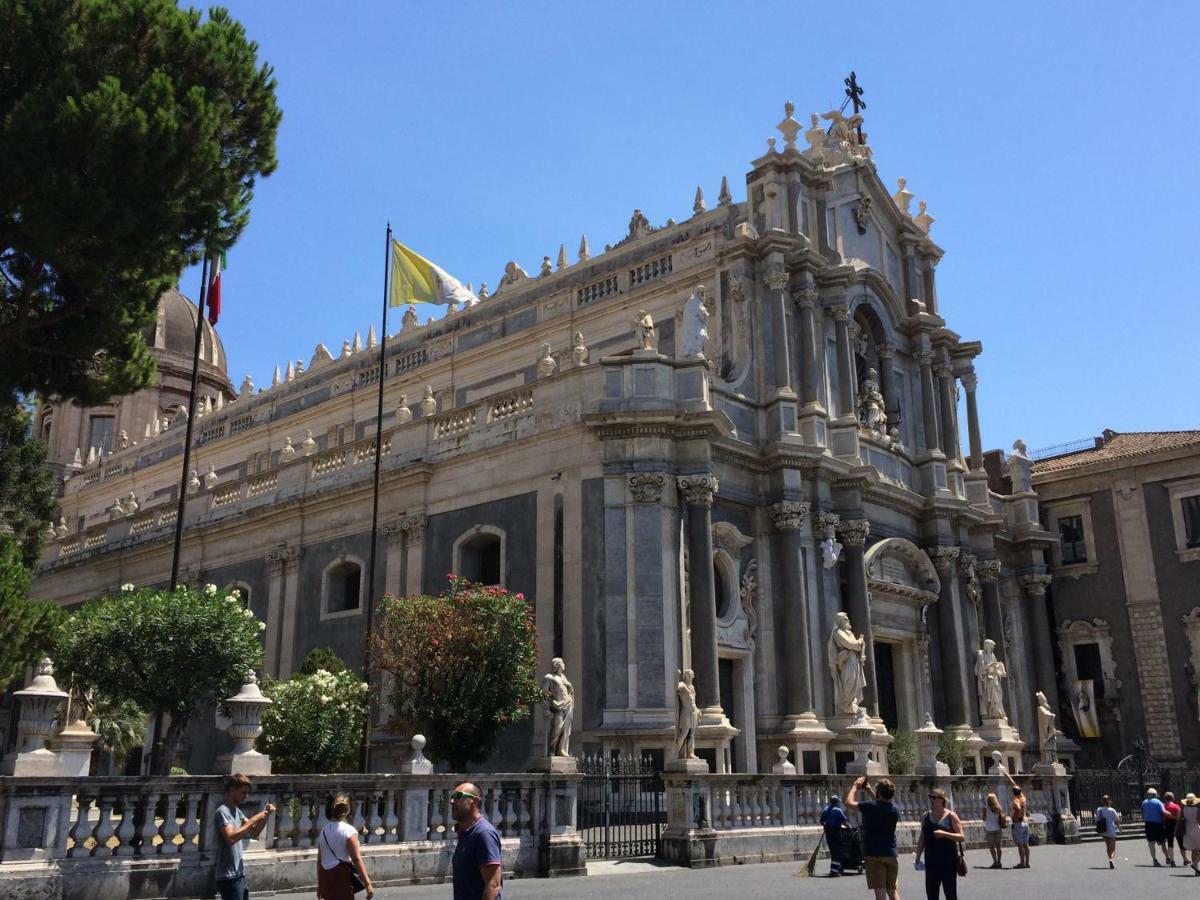 Apartment For 2 In Catania, B&B Le Voci Del Mercato Exterior photo